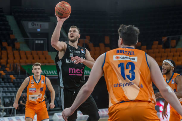 队伍中的某 队伍中的某